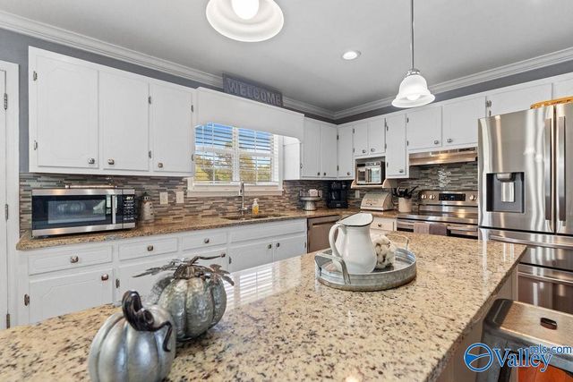 532 County Road 152, Section, AL 35771