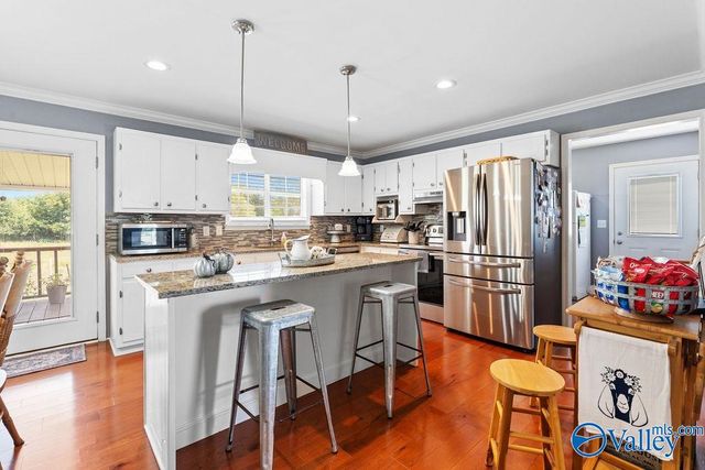 532 County Road 152, Section, AL 35771