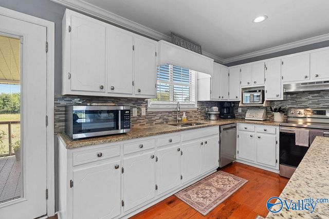 532 County Road 152, Section, AL 35771