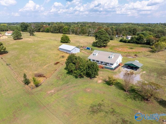 532 County Road 152, Section, AL 35771