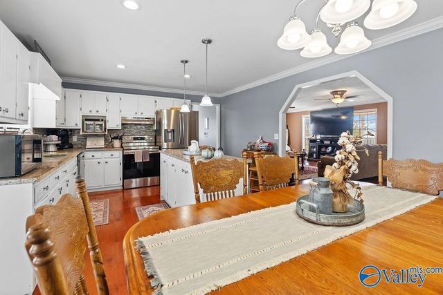 532 County Road 152, Section, AL 35771