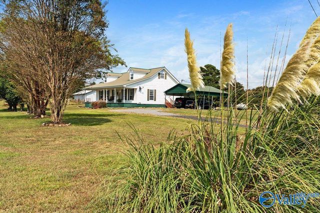 532 County Road 152, Section, AL 35771