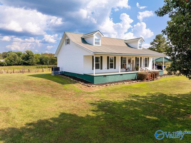 532 County Road 152, Section, AL 35771