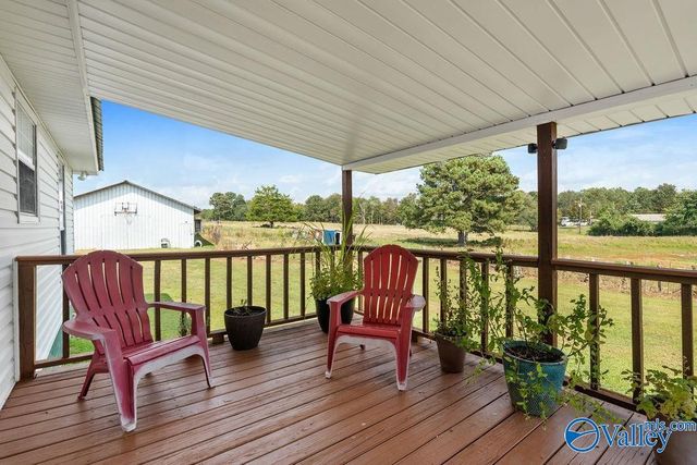 532 County Road 152, Section, AL 35771