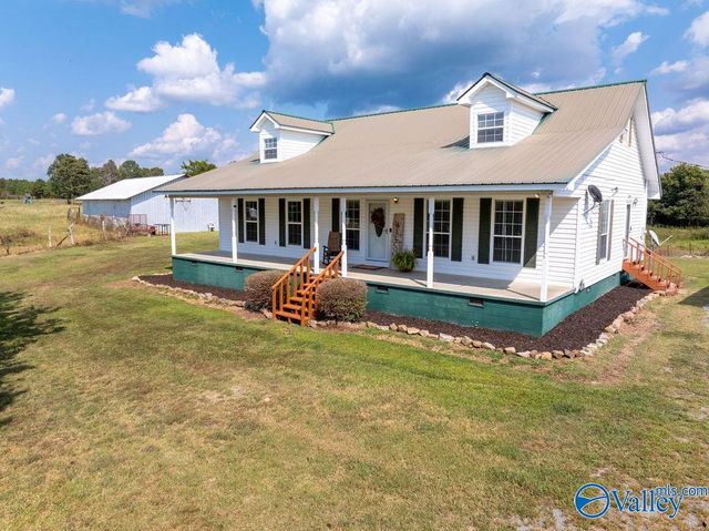 532 County Road 152, Section, AL 35771