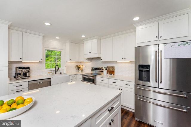 15426 SILVAN GLEN DR, Dumfries, VA 22025