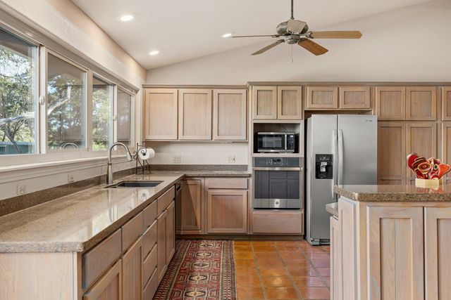 108 Brushy Dr, Kerrville, TX 78025