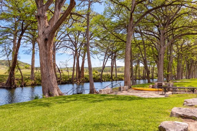 108 Brushy Dr, Kerrville, TX 78025