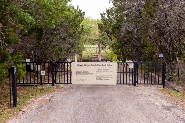 108 Brushy Dr, Kerrville, TX 78025