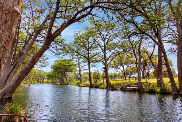 108 Brushy Dr, Kerrville, TX 78025