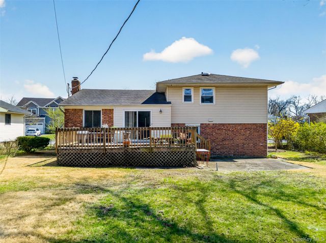 42 Edna Drive, Syosset, NY 11791