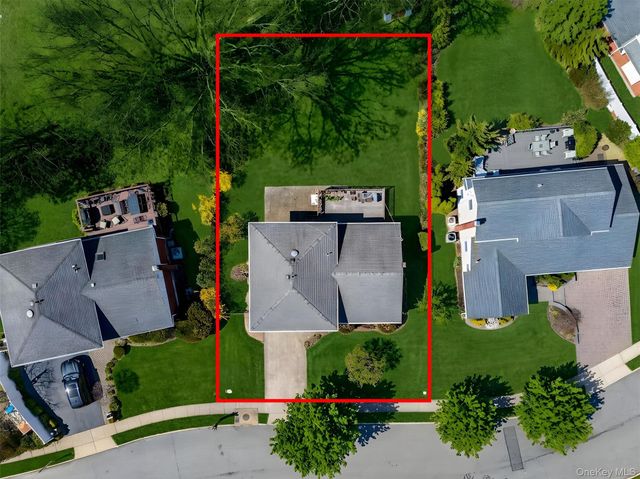 42 Edna Drive, Syosset, NY 11791