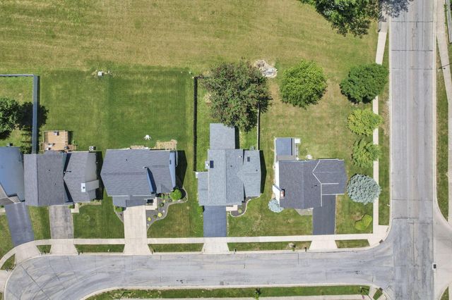 6899 Weurful Drive, Canal Winchester, OH 43110