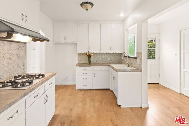 4051 Minerva Avenue, Los Angeles, CA 90066