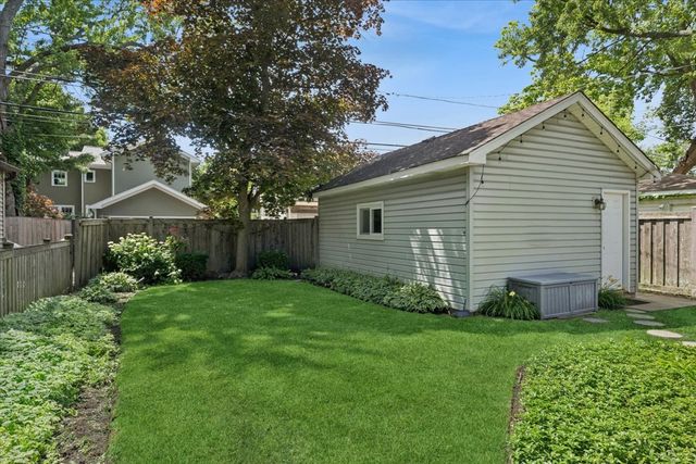2422 Ridgeway Avenue, Evanston, IL 60201