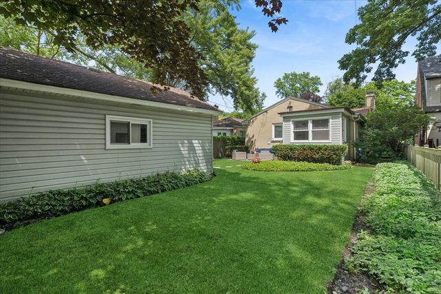 2422 Ridgeway Avenue, Evanston, IL 60201