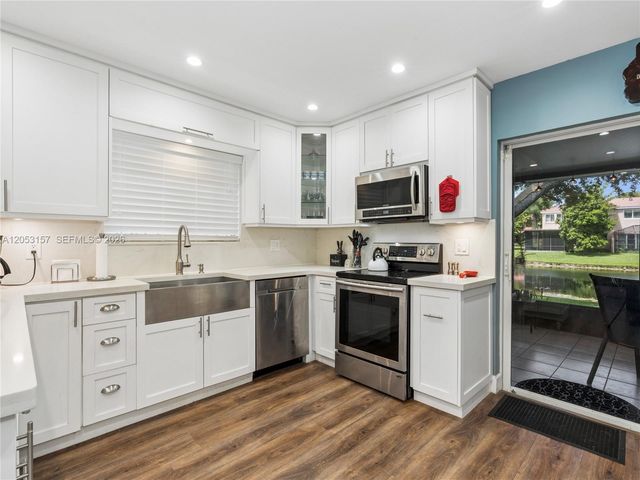 1707 SW 109th Terrace, Davie, FL 33324
