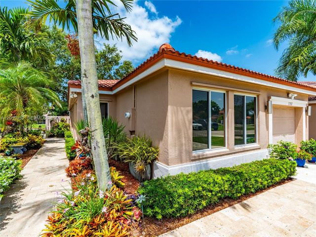 1707 SW 109th Terrace, Davie, FL 33324