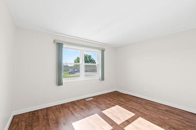 5880 Rembrandt Court C, Hanover Park, IL 60133