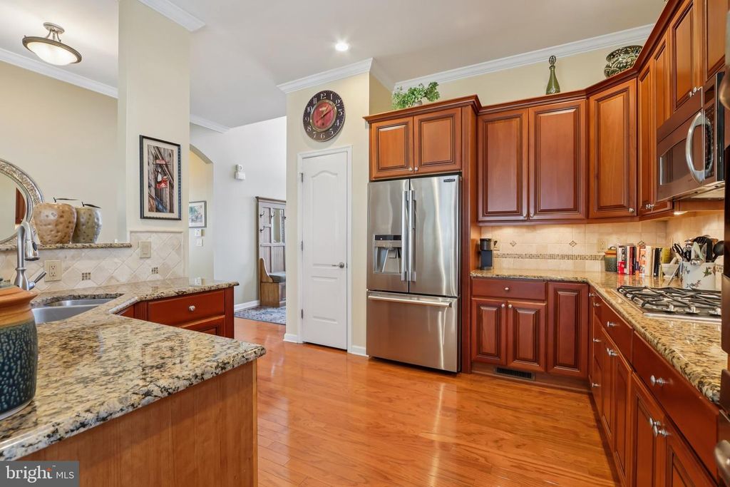 Image 10 of property listing at 14 COBBLESTONE BLVD, Monroe Twp, NJ 08831