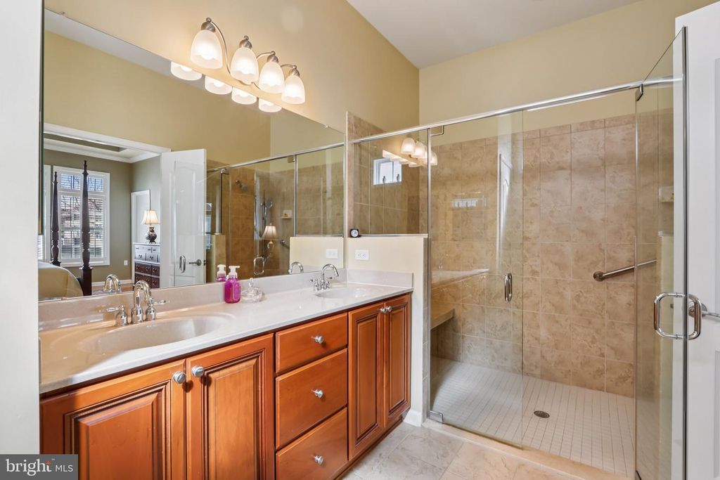 Image 17 of property listing at 14 COBBLESTONE BLVD, Monroe Twp, NJ 08831