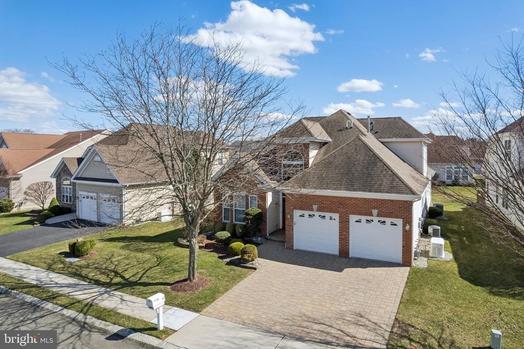 Image 2 of property listing at 14 COBBLESTONE BLVD, Monroe Twp, NJ 08831