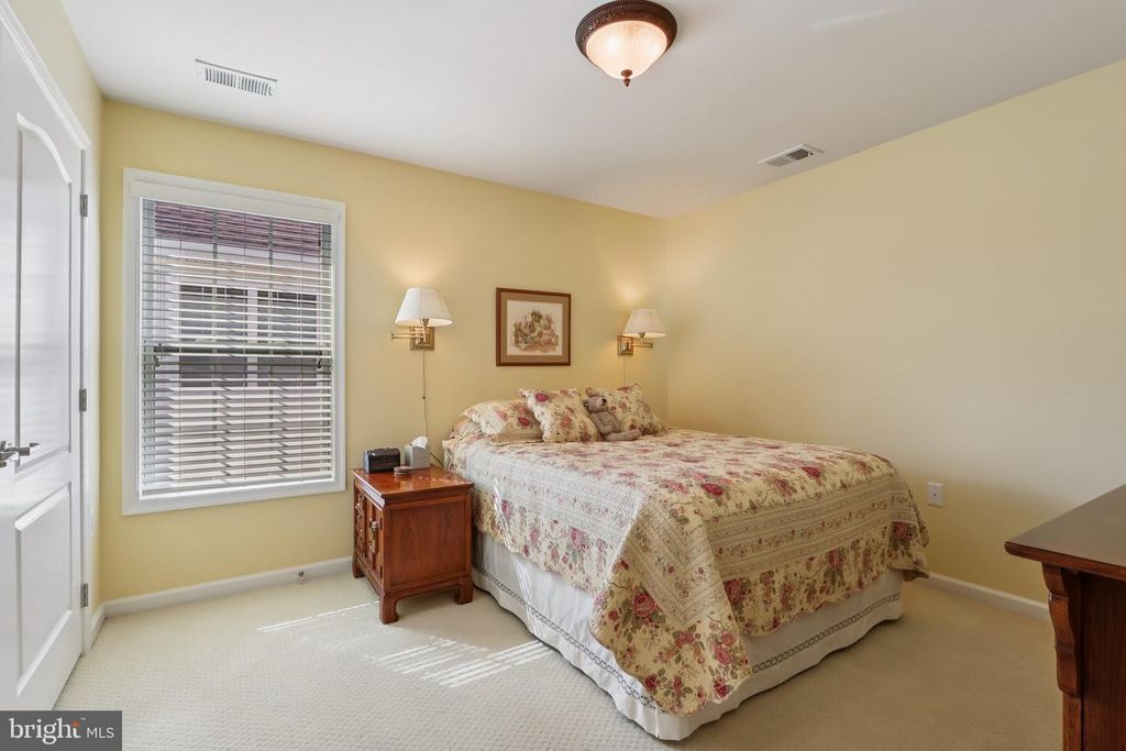 Image 20 of property listing at 14 COBBLESTONE BLVD, Monroe Twp, NJ 08831