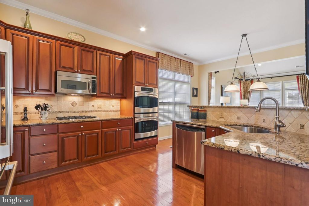 Image 8 of property listing at 14 COBBLESTONE BLVD, Monroe Twp, NJ 08831