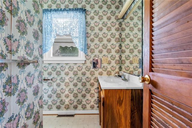 310 E Ryder Avenue, Landis, NC 28088