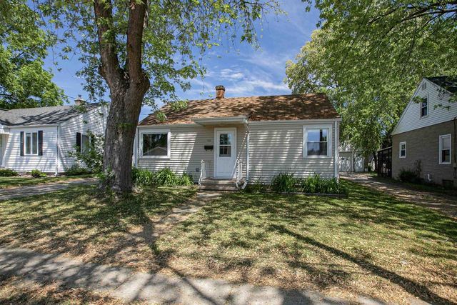 722 ROOSEVELT STREET, Menasha, WI 54952