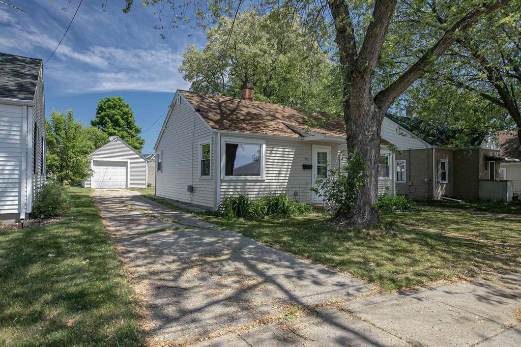 722 ROOSEVELT STREET, Menasha, WI 54952