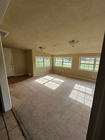 3003 NE Pioneer Blvd, Lawton, OK 73507
