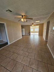 3003 NE Pioneer Blvd, Lawton, OK 73507