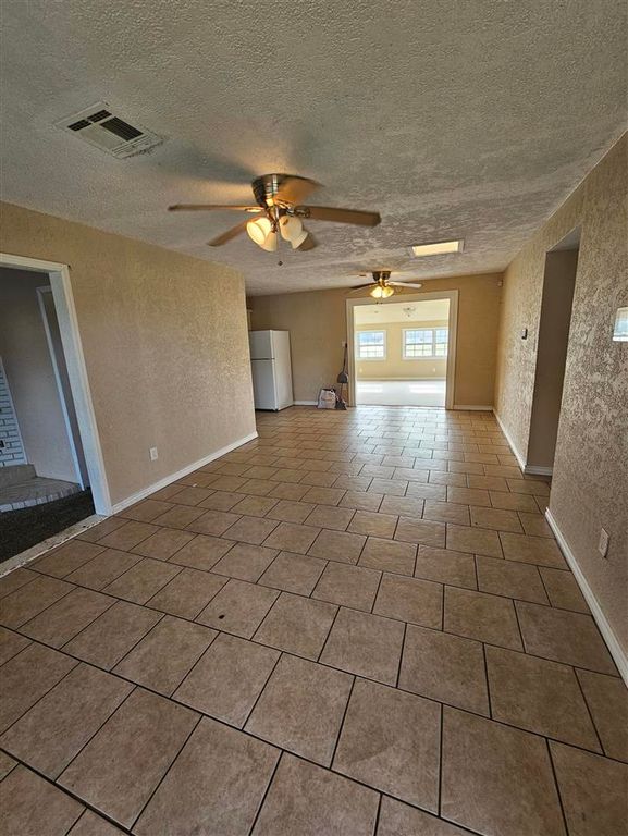 3003 NE Pioneer Blvd, Lawton, OK 73507