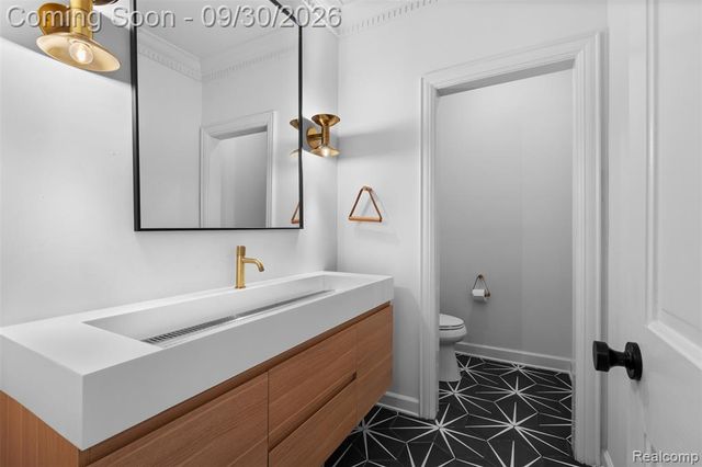 3250 Chestnut Run Drive, Bloomfield Hills, MI 48302