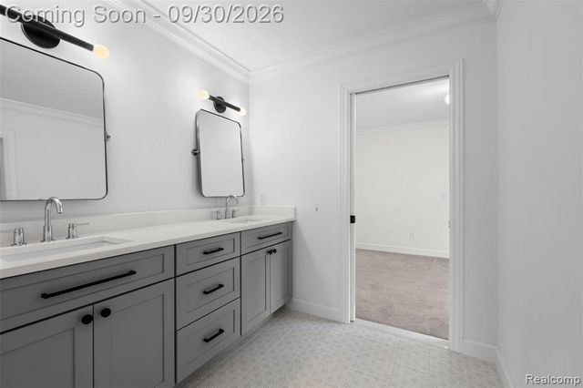 3250 Chestnut Run Drive, Bloomfield Hills, MI 48302