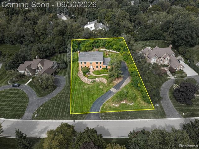 3250 Chestnut Run Drive, Bloomfield Hills, MI 48302