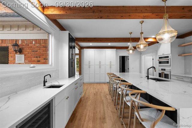 3250 Chestnut Run Drive, Bloomfield Hills, MI 48302
