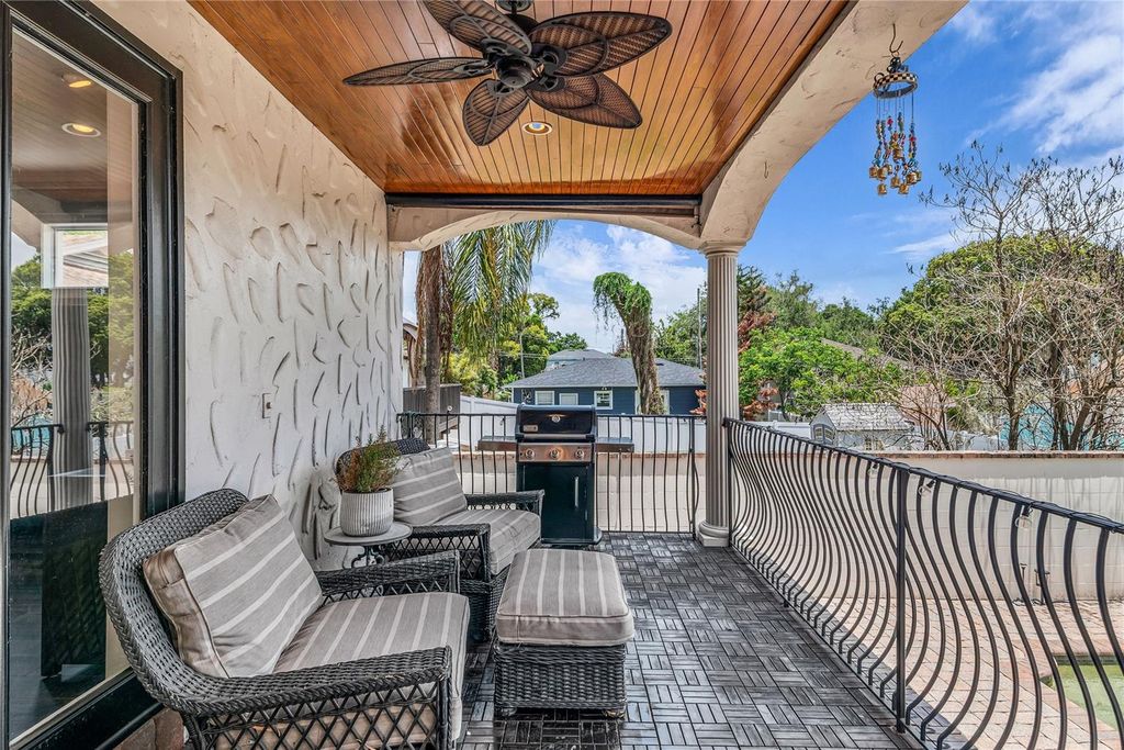 Image 20 of property listing at 1413 OSCEOLA COURT, Orlando, FL 32806
