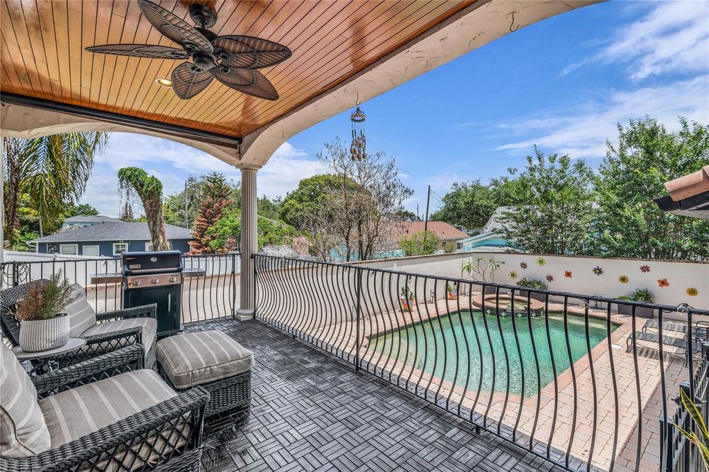 Image 21 of property listing at 1413 OSCEOLA COURT, Orlando, FL 32806
