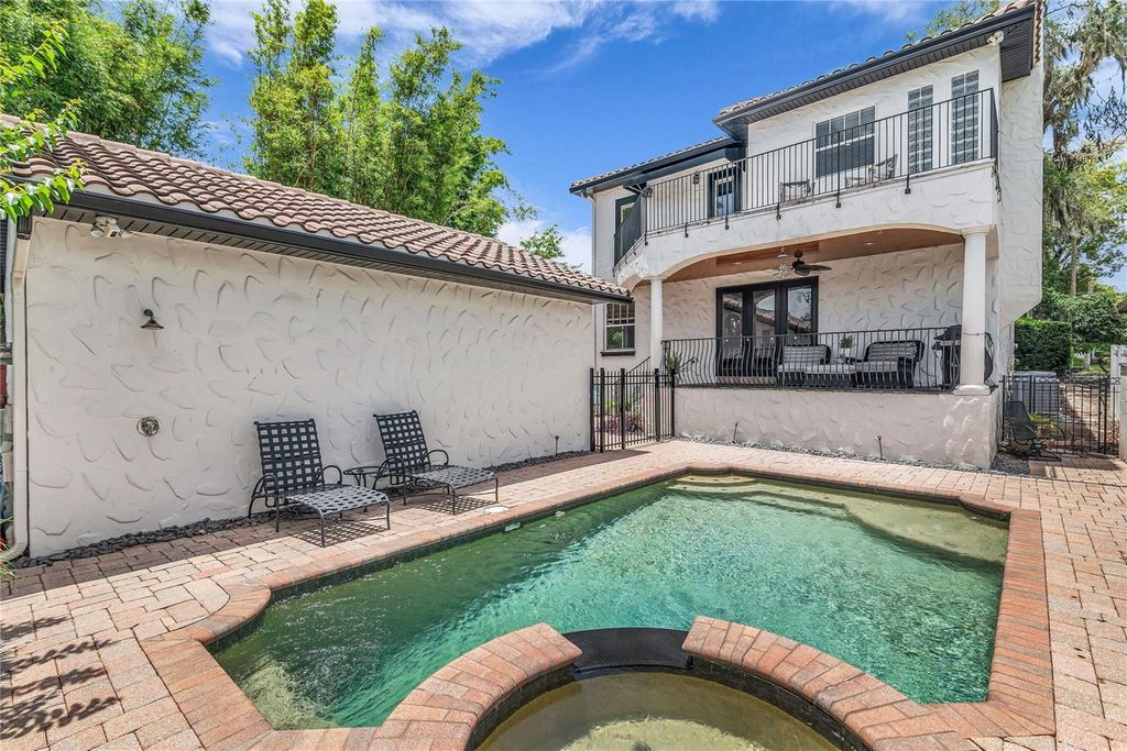 Image 23 of property listing at 1413 OSCEOLA COURT, Orlando, FL 32806