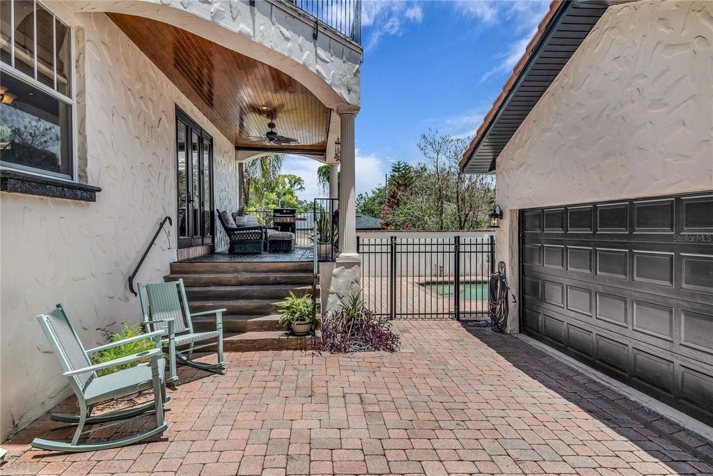 Image 26 of property listing at 1413 OSCEOLA COURT, Orlando, FL 32806