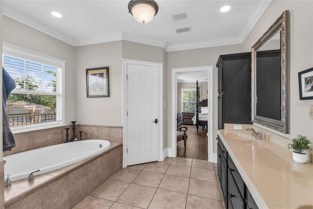 Image 43 of property listing at 1413 OSCEOLA COURT, Orlando, FL 32806