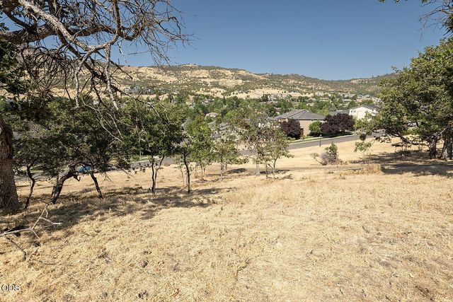 4694 Hathaway Drive, Medford, OR 97504