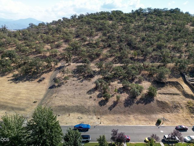 4694 Hathaway Drive, Medford, OR 97504