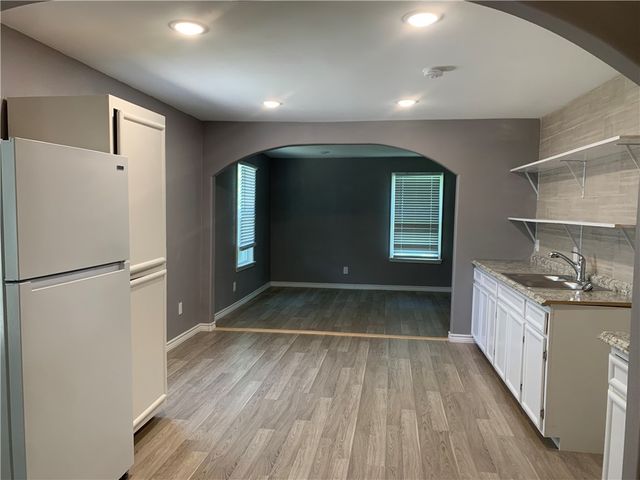 1726 Sherman St, Corpus Christi, TX 78416