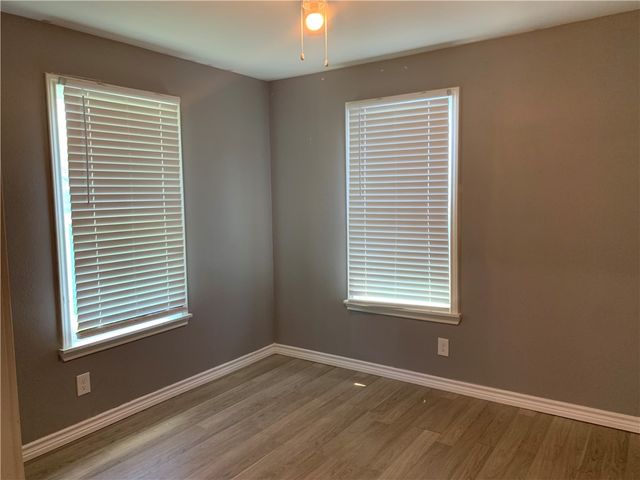1726 Sherman St, Corpus Christi, TX 78416