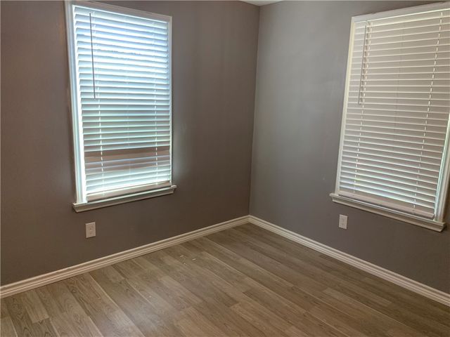 1726 Sherman St, Corpus Christi, TX 78416
