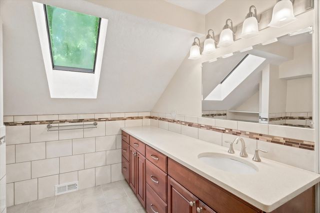 59 Holyoke 3, Lynn, MA 01905