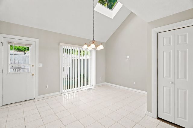 59 Holyoke 3, Lynn, MA 01905